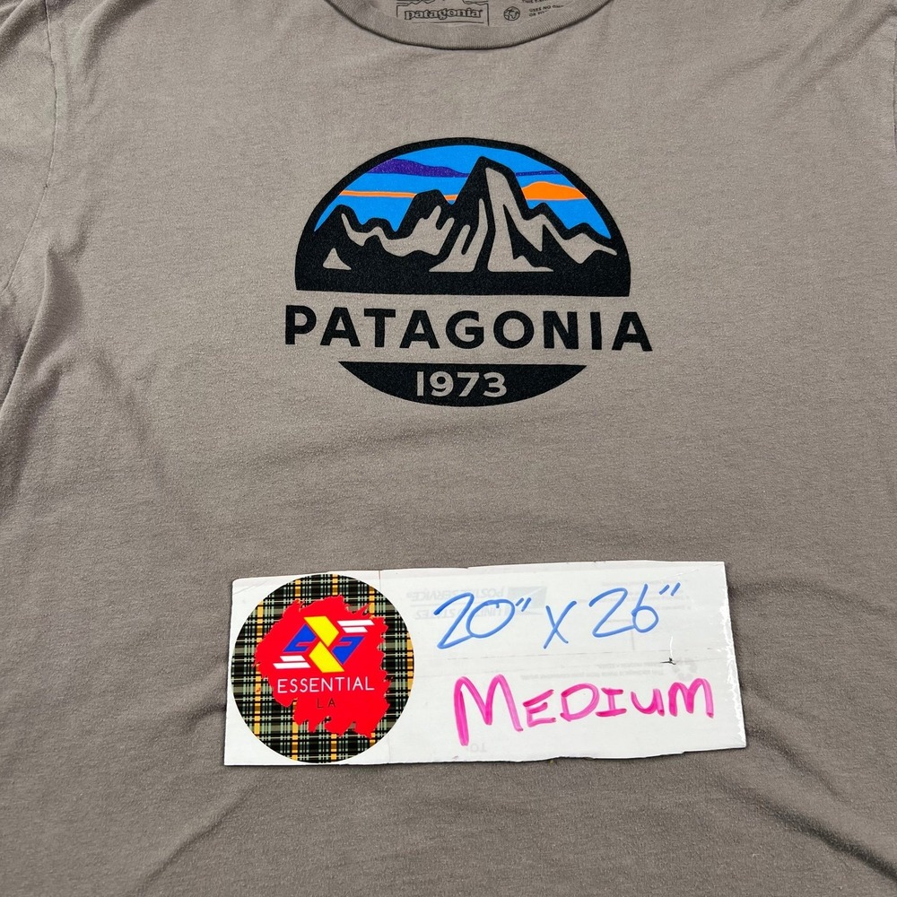 Patagonia T-Shirt (MEDIUM) - Picture 3 of 6